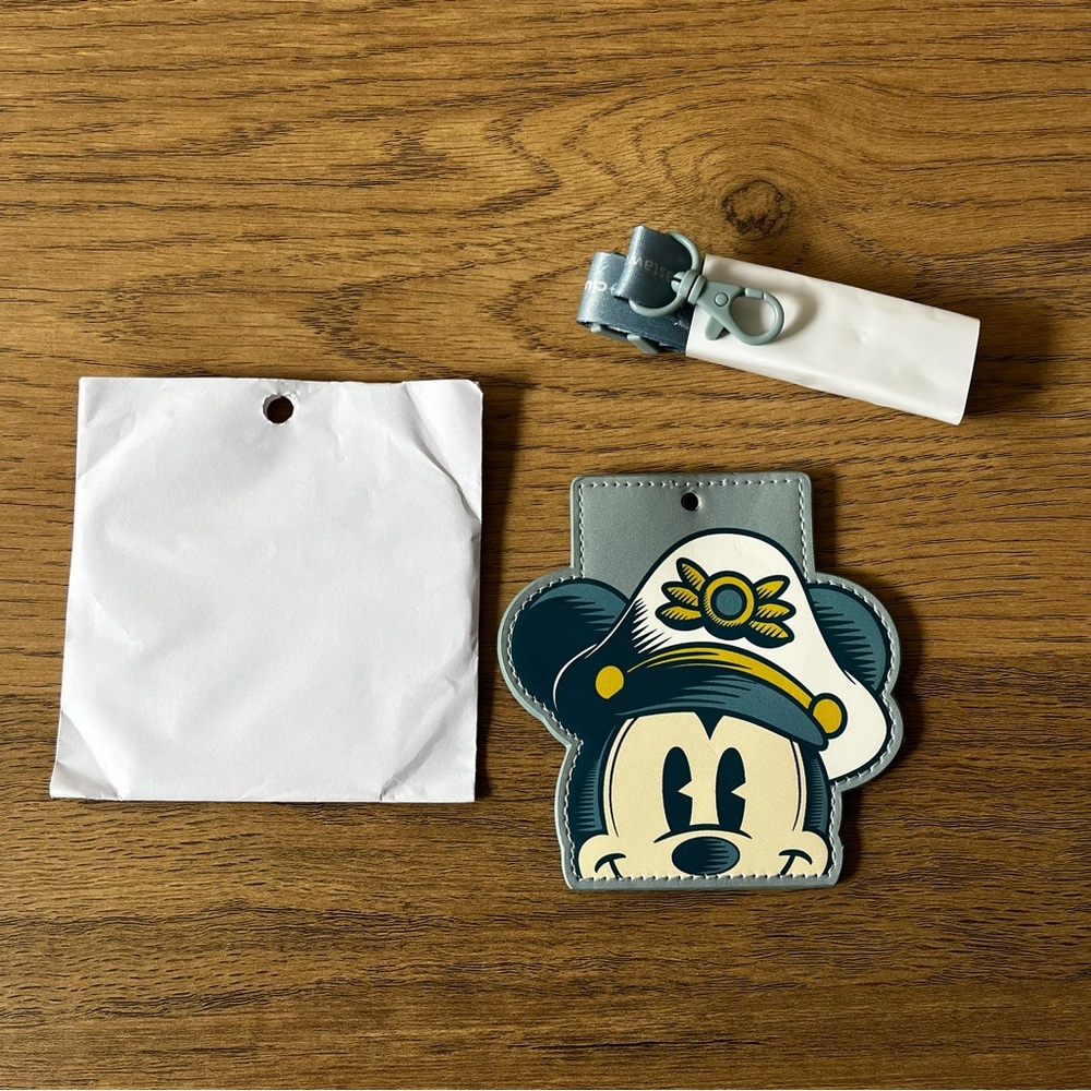 Disney Cruise Line Castaway Club Platinum Captain Mickey Lanyard ID Holder NEW